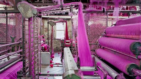  Polypropylène: Un Héros Caché de l'Industrie Textile ?